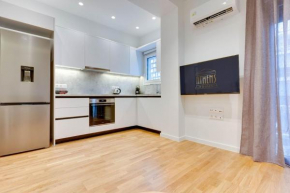 Elegant flat 5 walk to metro panormou